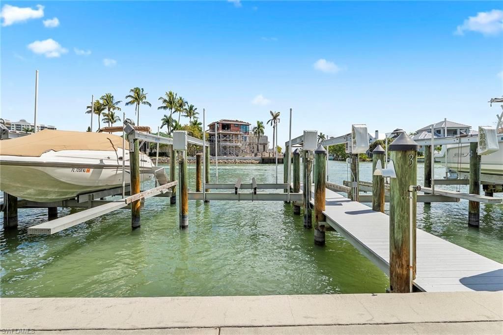 10682 Gulf Shore Dr, Unit C305, Naples, FL 34108 Photo