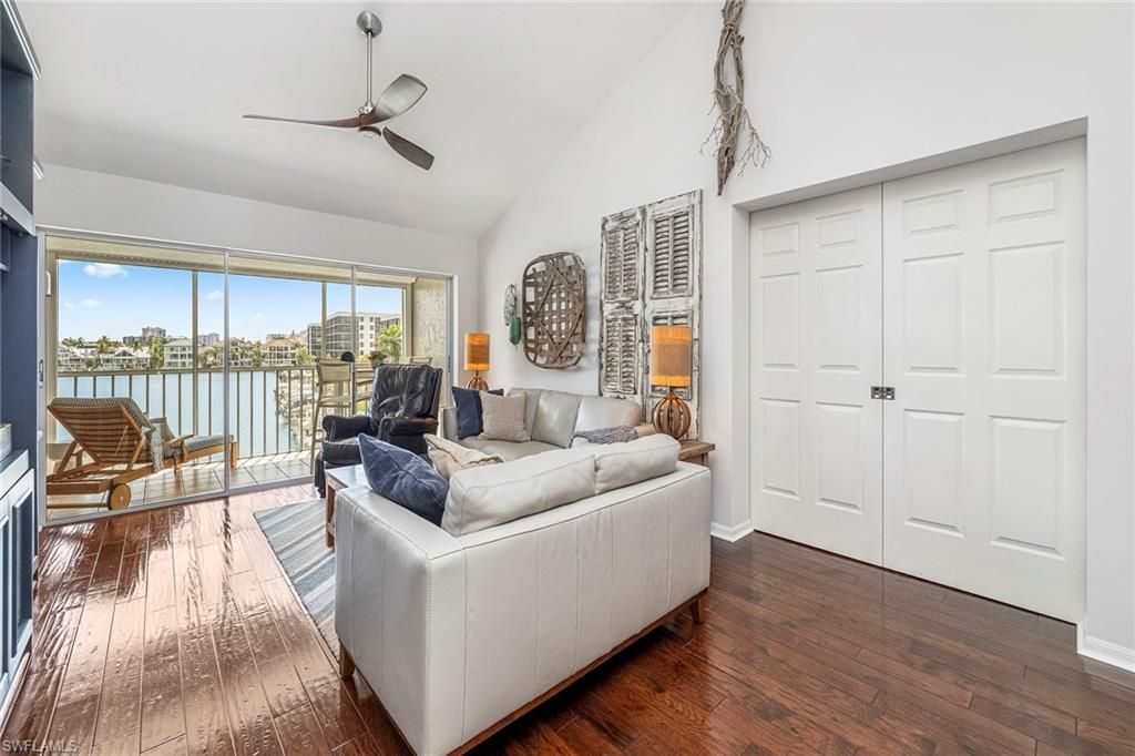 10682 Gulf Shore Dr, Unit C305, Naples, FL 34108 Photo