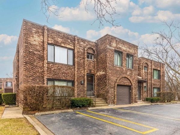 379 E Rimini Court , Palatine, IL 60067