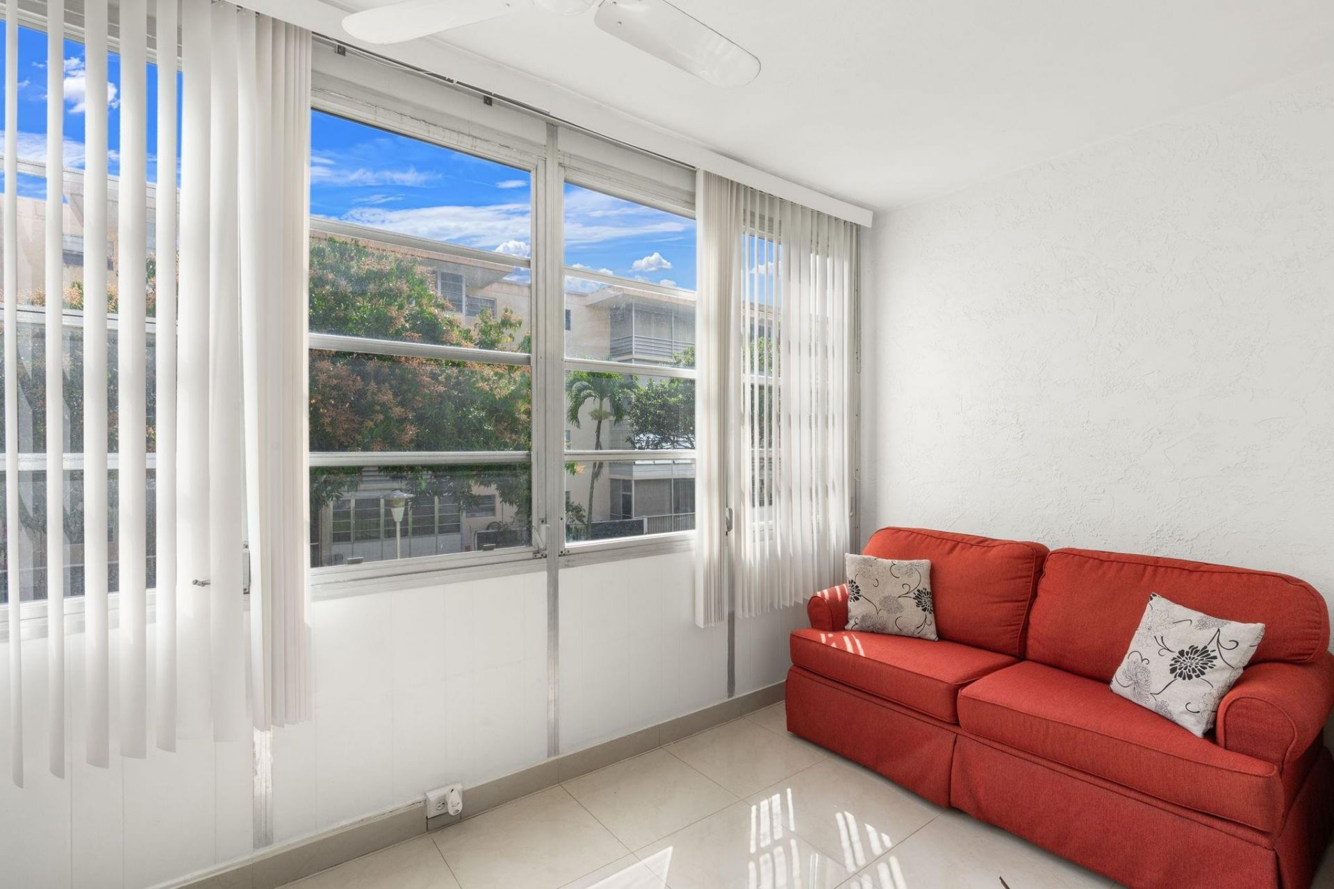 4191 NW 41st Street, Unit 214, Lauderdale Lakes, FL 33319 Photo