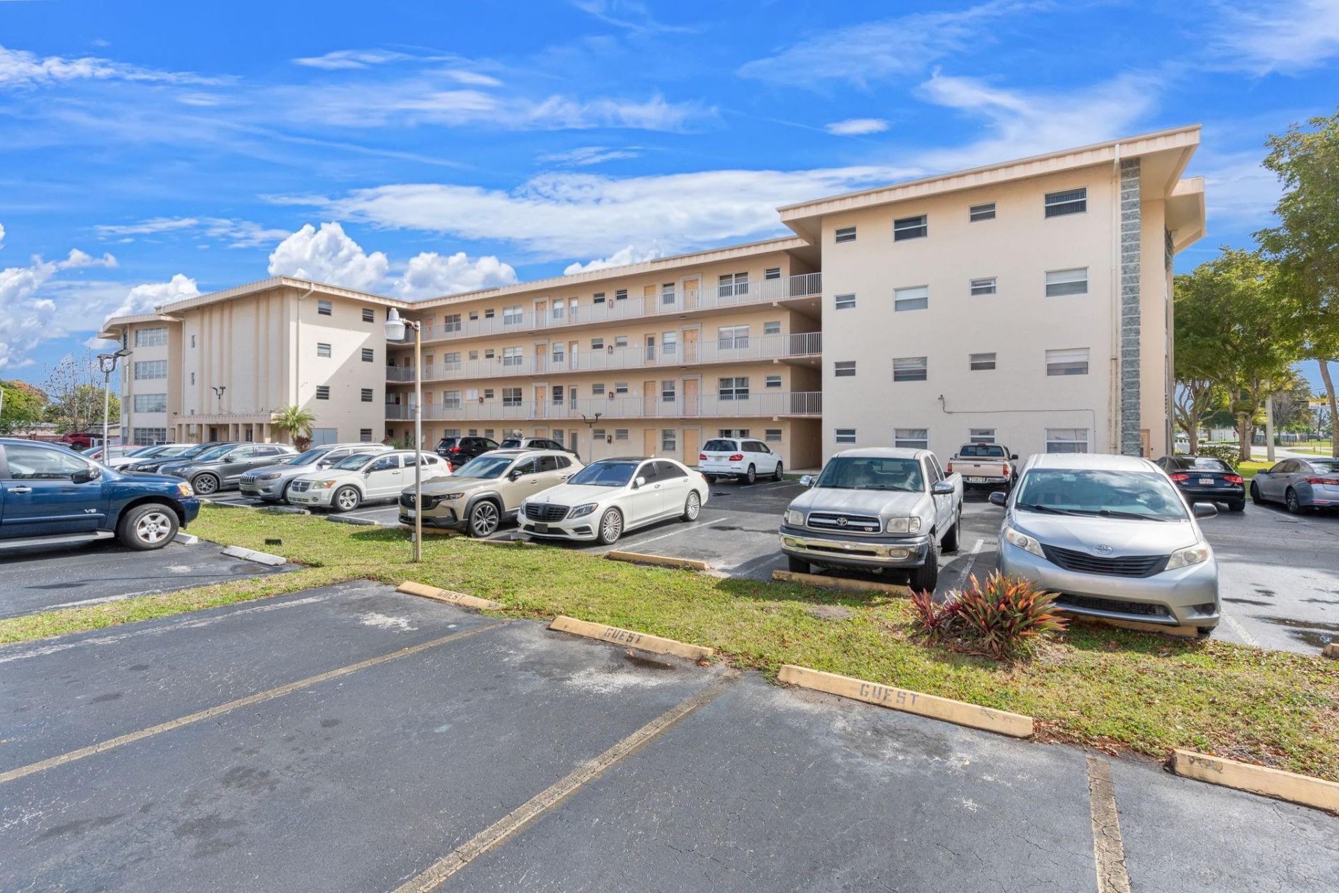 4191 NW 41st Street, Unit 214, Lauderdale Lakes, FL 33319 Photo