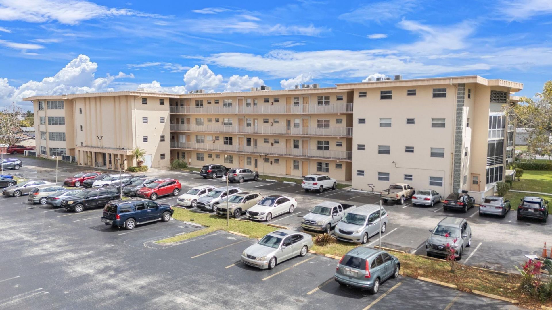 4191 NW 41st Street, Unit 214, Lauderdale Lakes, FL 33319 Photo