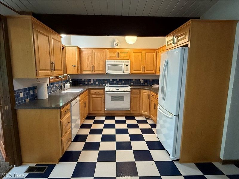 126 Stony Creek Drive, Millersburg, OH 44654 Photo 14