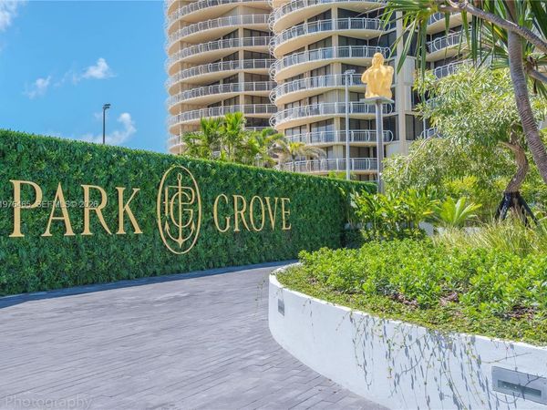 2831 S Bayshore Dr , Unit 808, Miami, FL 33133