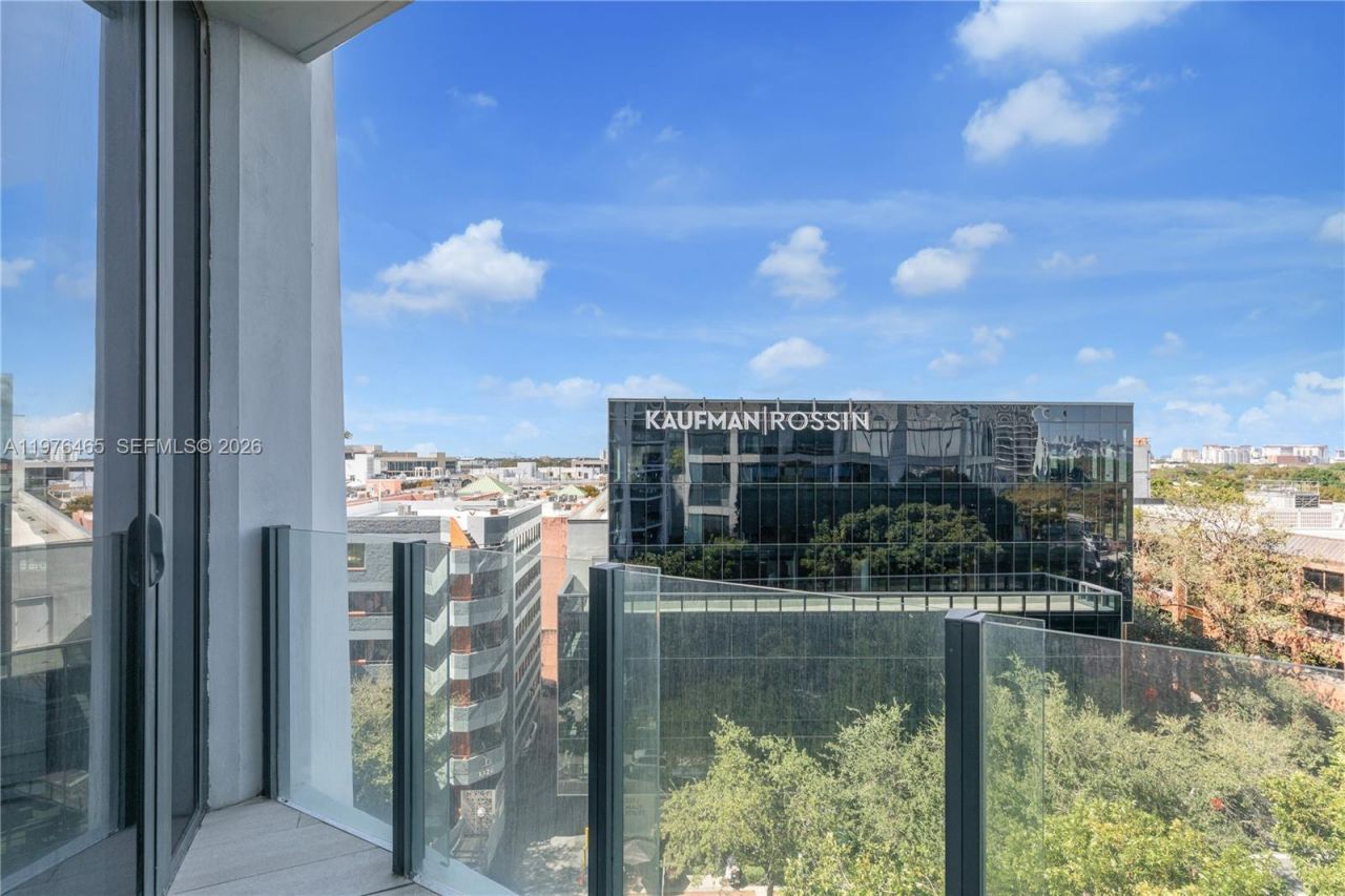 2831 S Bayshore Dr , Unit 808, Miami, FL 33133 Photo