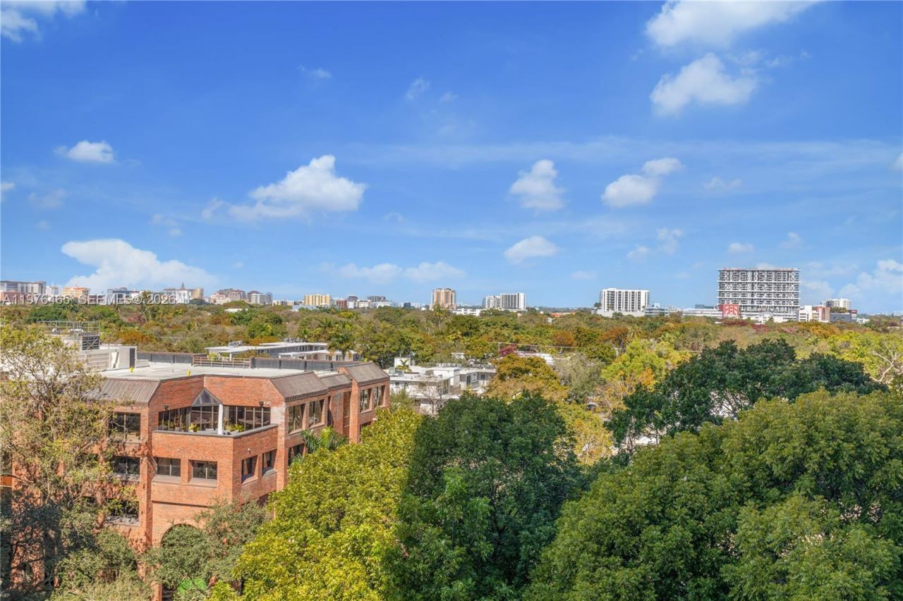 2831 S Bayshore Dr , Unit 808, Miami, FL 33133 Photo