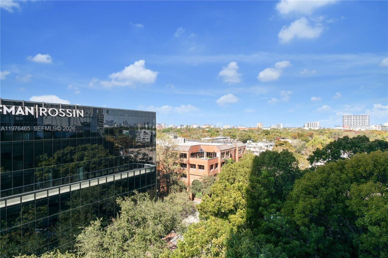 2831 S Bayshore Dr , Unit 808, Miami, FL 33133 Photo