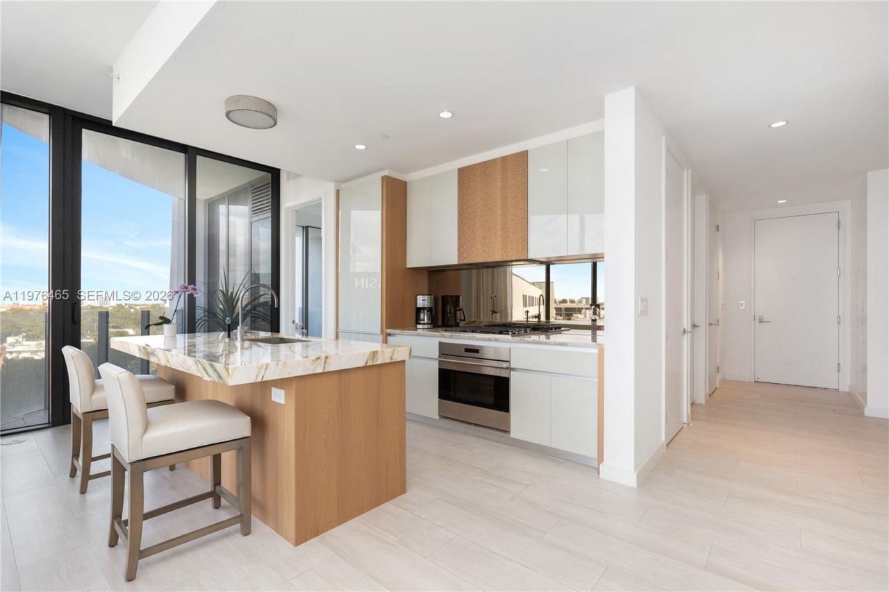 2831 S Bayshore Dr , Unit 808, Miami, FL 33133 Photo