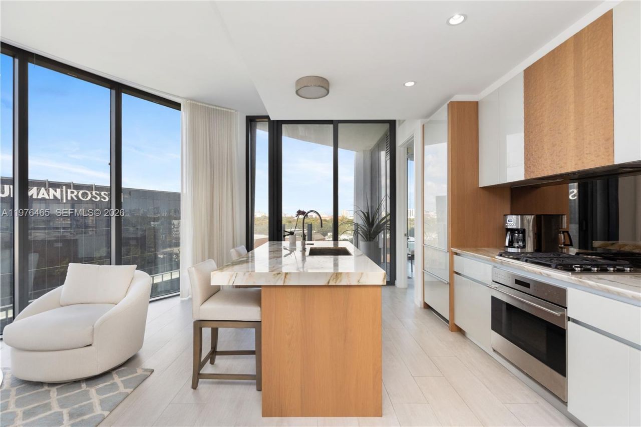 2831 S Bayshore Dr , Unit 808, Miami, FL 33133 Photo