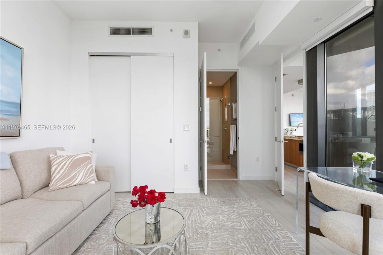 2831 S Bayshore Dr , Unit 808, Miami, FL 33133 Photo