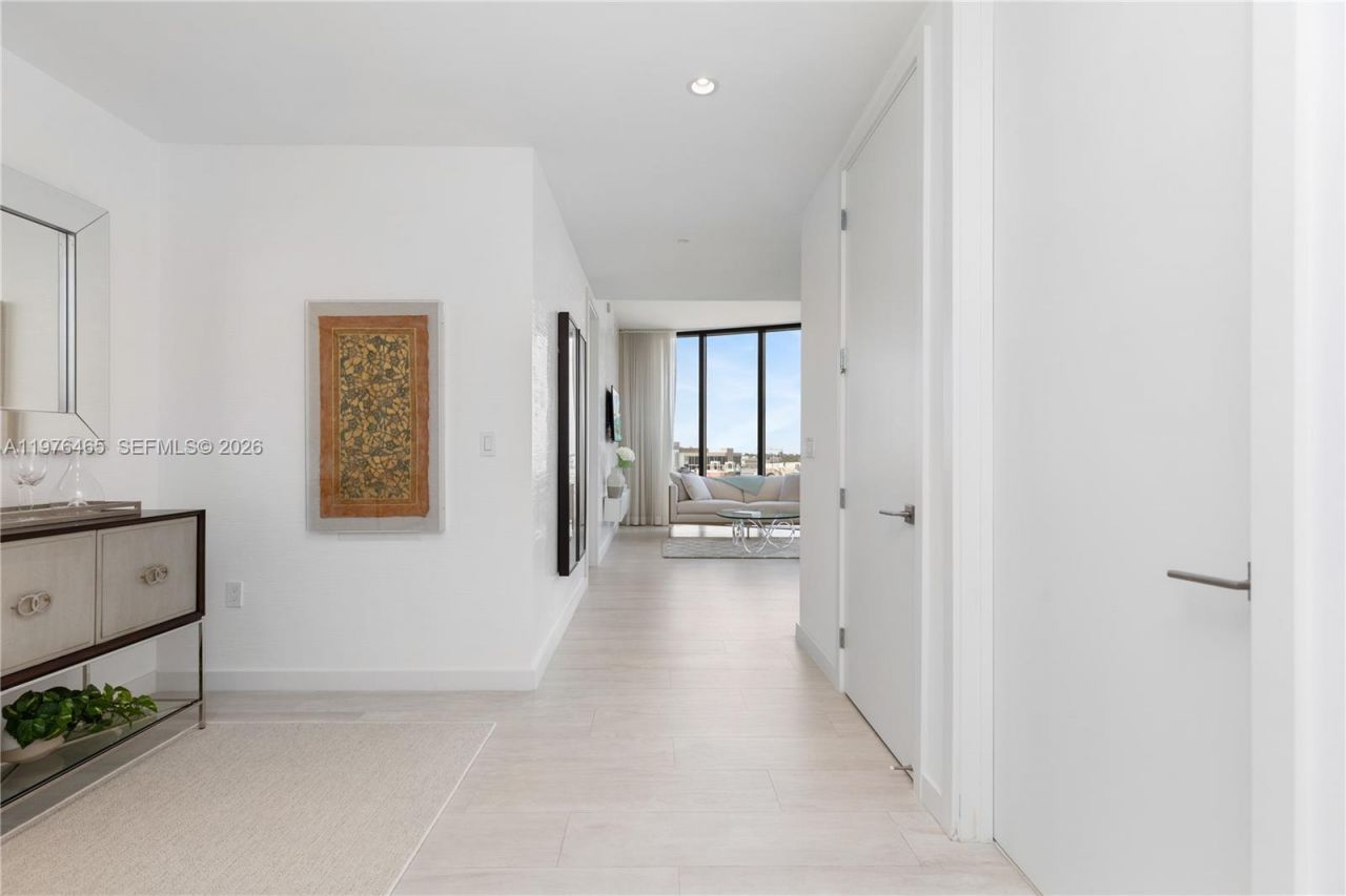 2831 S Bayshore Dr , Unit 808, Miami, FL 33133 Photo