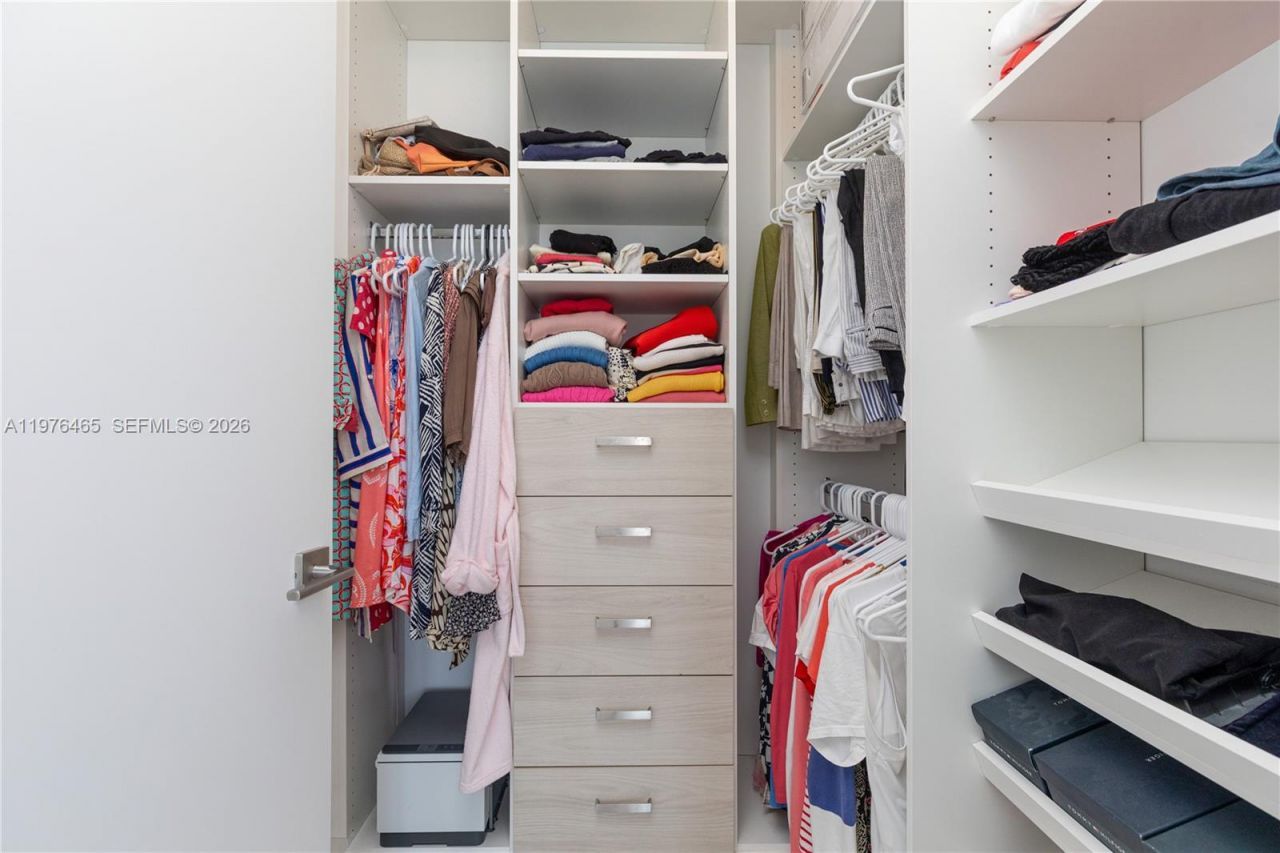 2831 S Bayshore Dr , Unit 808, Miami, FL 33133 Photo