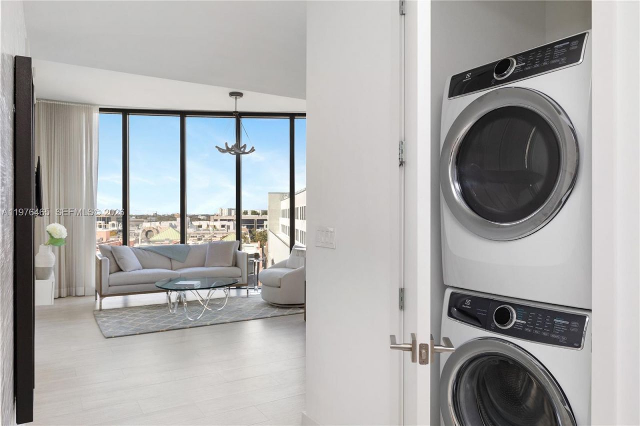 2831 S Bayshore Dr , Unit 808, Miami, FL 33133 Photo