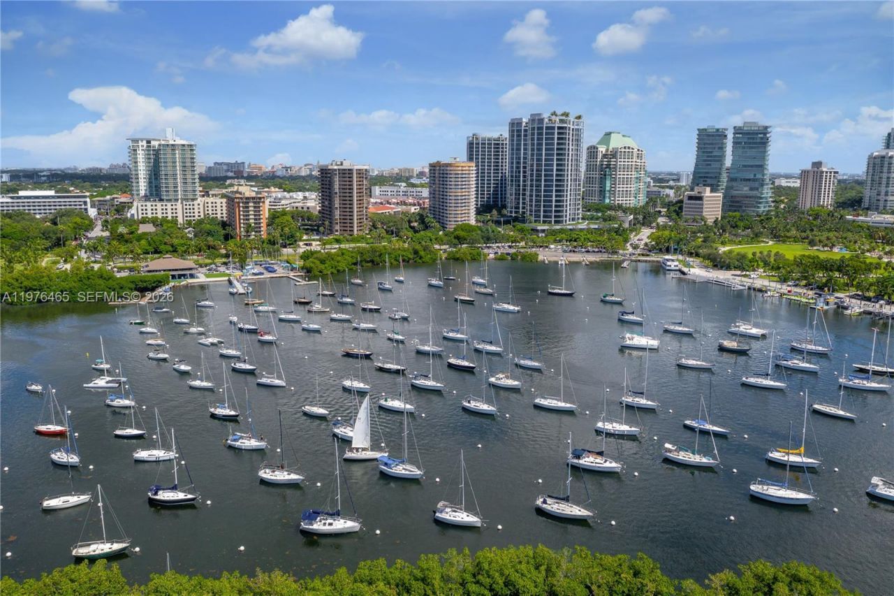 2831 S Bayshore Dr , Unit 808, Miami, FL 33133 Photo