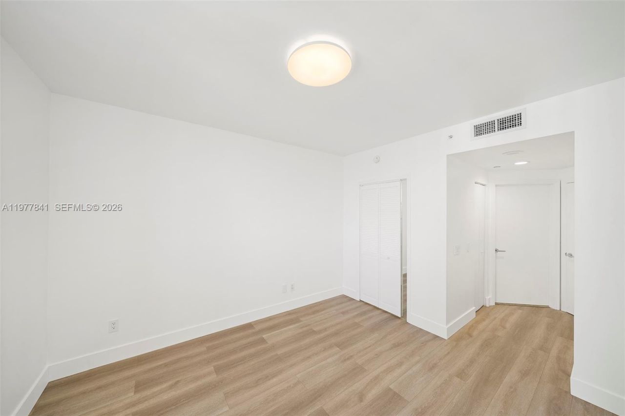 4775 Collins Ave, Unit 2507, Miami Beach, FL 33140 Photo