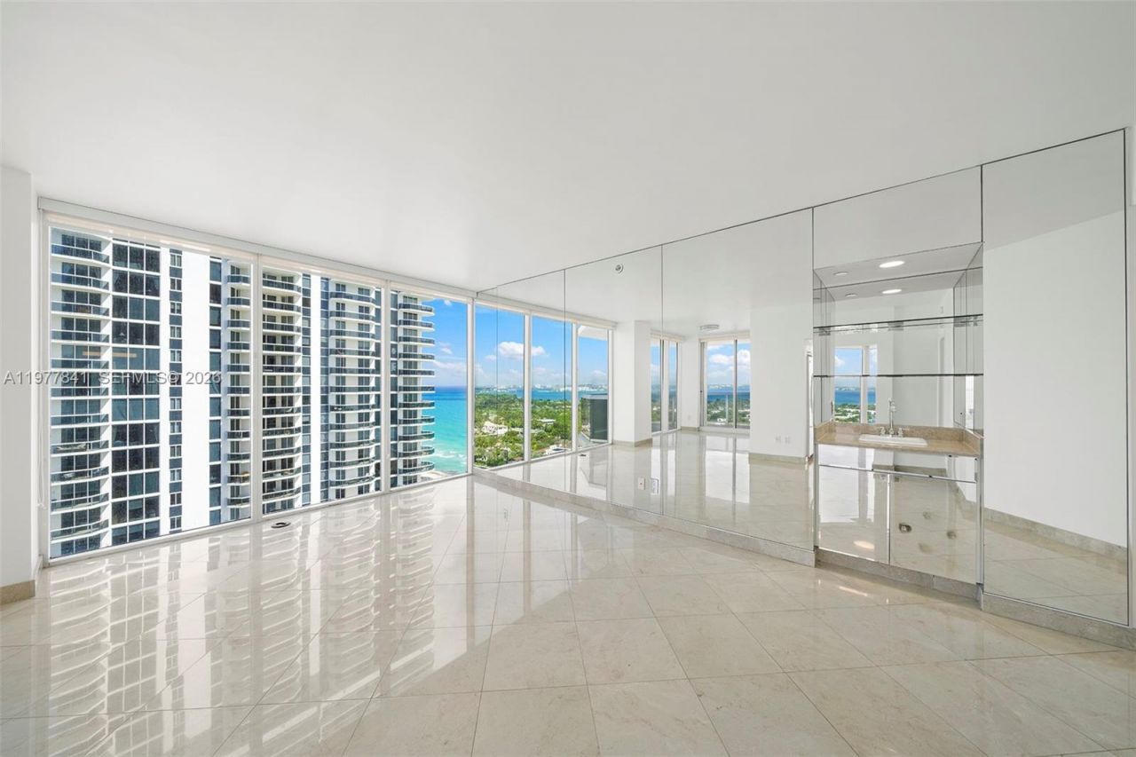 4775 Collins Ave, Unit 2507, Miami Beach, FL 33140 Photo