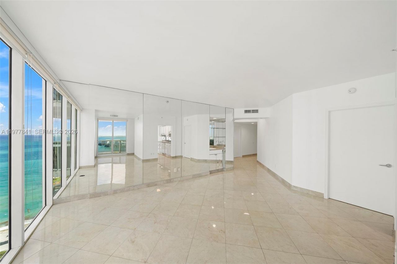 4775 Collins Ave, Unit 2507, Miami Beach, FL 33140 Photo