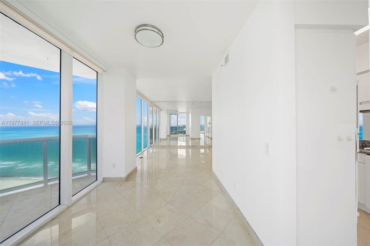 4775 Collins Ave, Unit 2507, Miami Beach, FL 33140 Photo