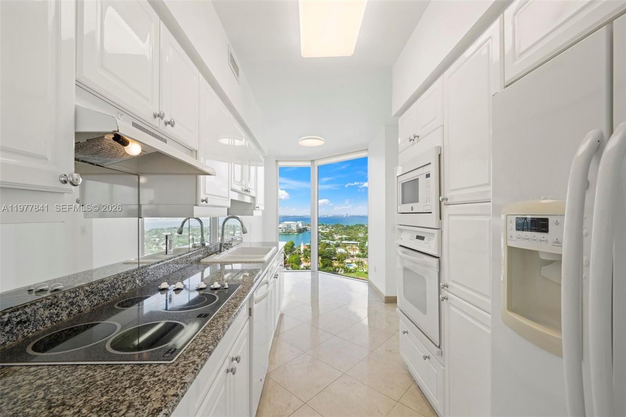 4775 Collins Ave, Unit 2507, Miami Beach, FL 33140 Photo