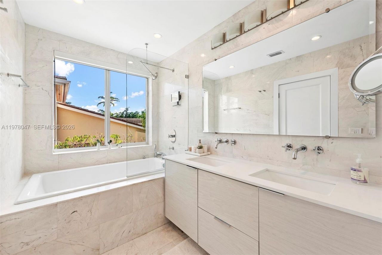 3483 Chase Ave , Miami Beach, FL 33140 Photo