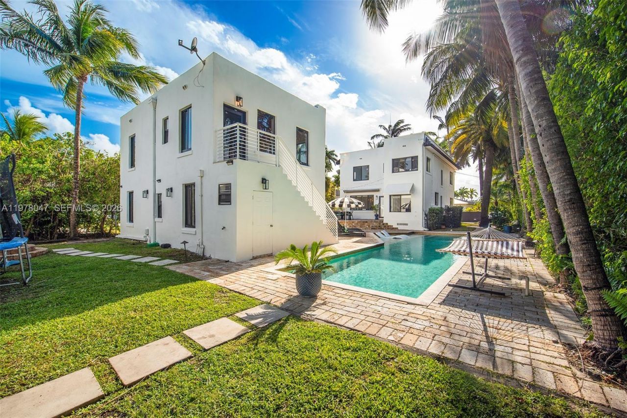 3483 Chase Ave , Miami Beach, FL 33140 Photo