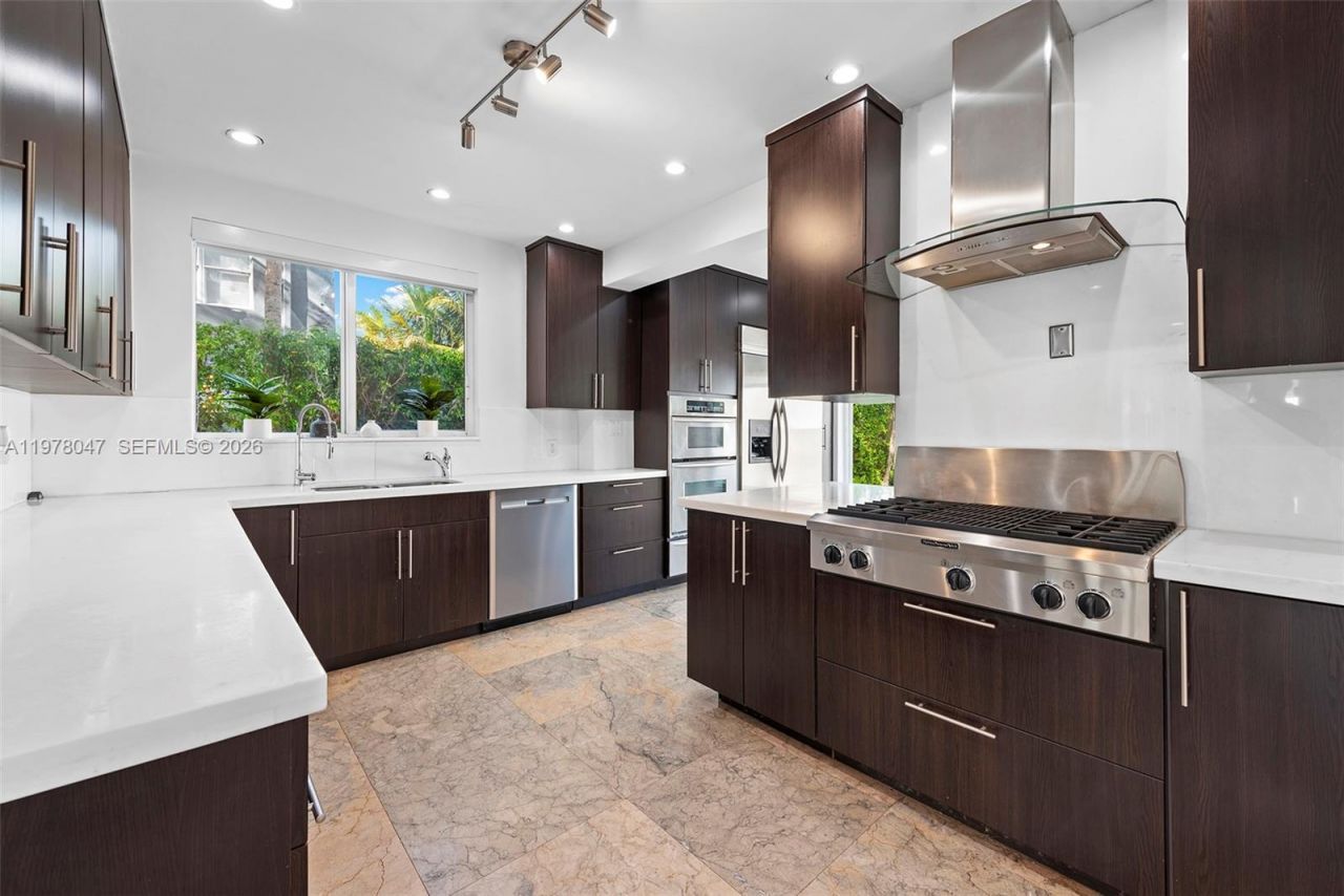 3483 Chase Ave , Miami Beach, FL 33140 Photo