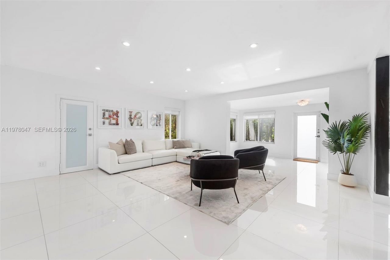 3483 Chase Ave , Miami Beach, FL 33140 Photo