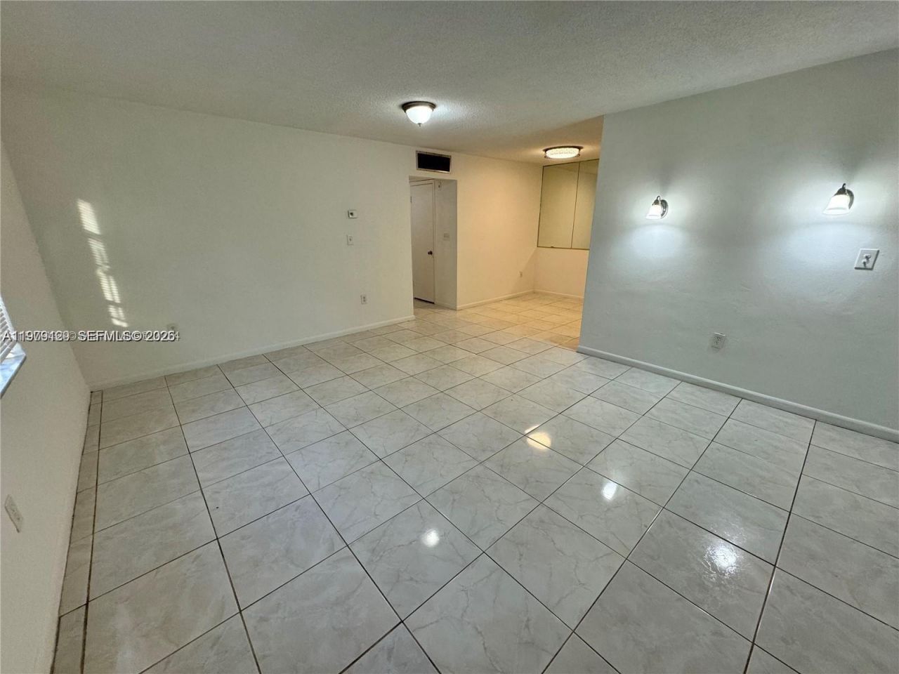 2005 Jefferson St , Unit 205, Hollywood, FL 33020 Photo