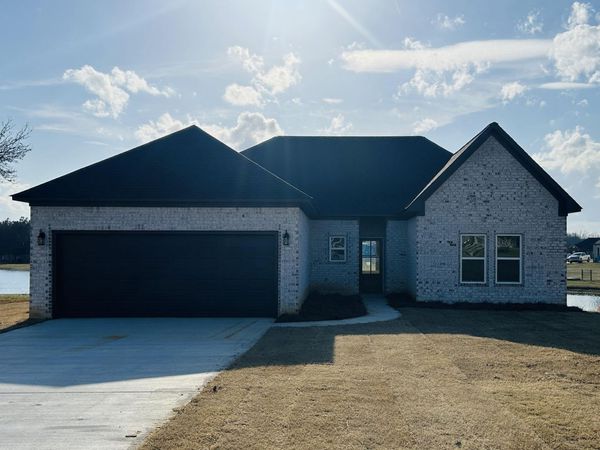 72 O'Neil St., Ecru, MS 38841