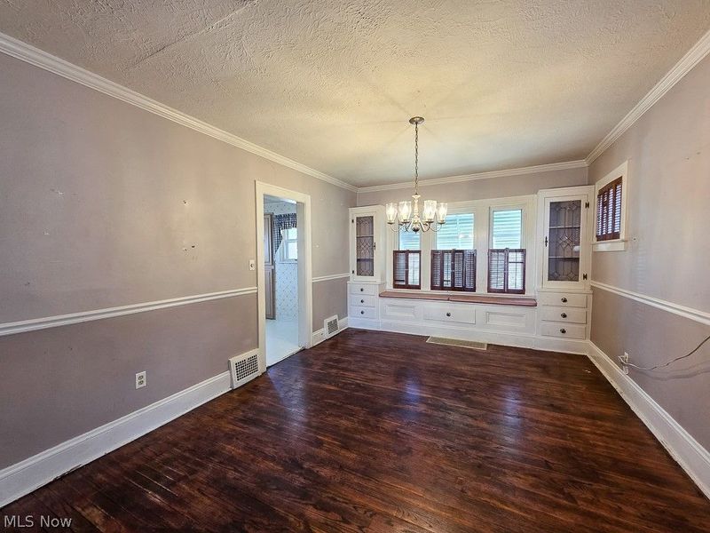 1376 Avondale Road, Cleveland, OH 44121 Photo 11