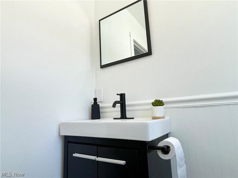 250 Center Road, Bedford, OH 44146 Photo 25