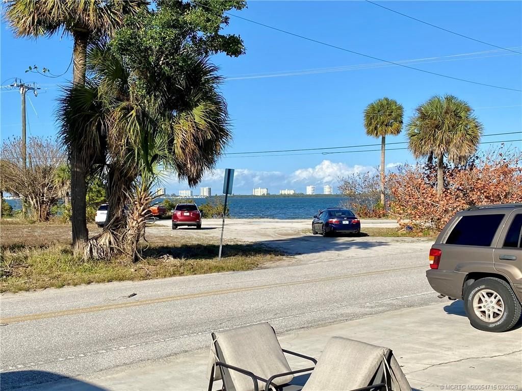 4800 NE Blue Heron Lane, Unit 6, Jensen Beach, FL 34957 Photo