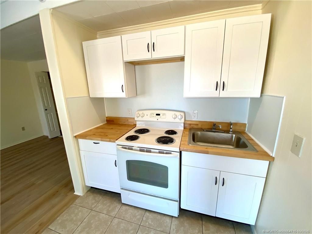 4800 NE Blue Heron Lane, Unit 6, Jensen Beach, FL 34957 Photo