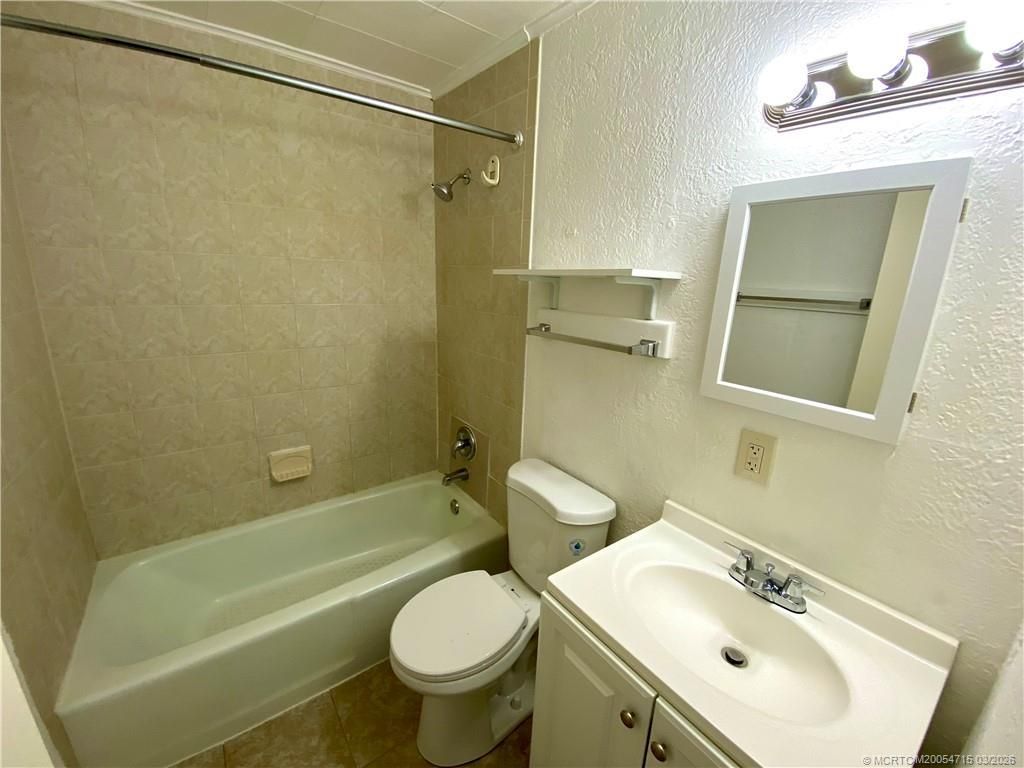 4800 NE Blue Heron Lane, Unit 6, Jensen Beach, FL 34957 Photo