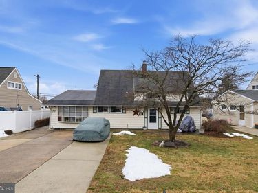 79 AUTUMN LANE, LEVITTOWN, PA 19055
