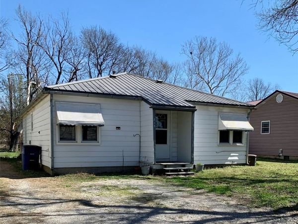 815 S Hickory Street, Nowata, OK 74048