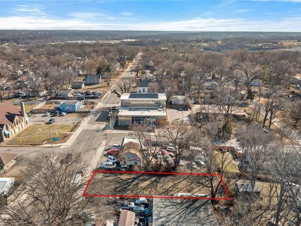 8122 Paseo Boulevard, Kansas City, MO 64131