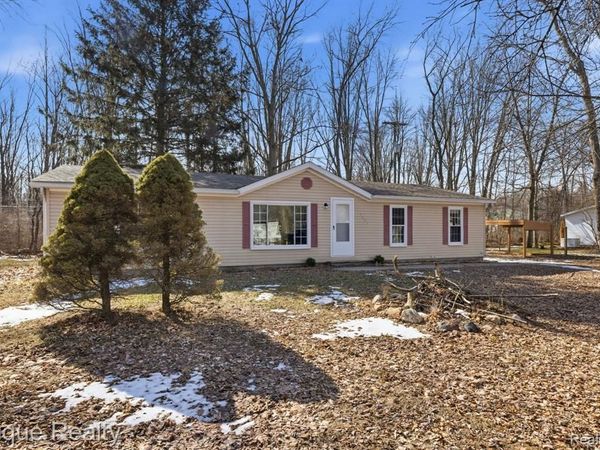 3831 Beech Street, Fort Gratiot Twp, MI 48059