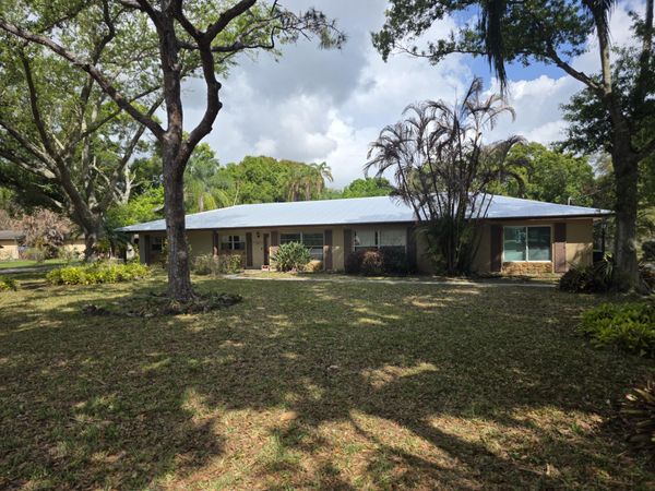 5742 Briargate Lane, Fort Pierce, FL 34981