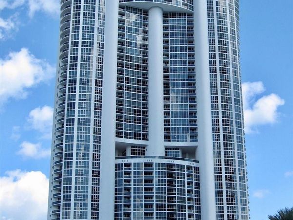 18201 Collins Avenue, Unit 3301a, North Miami Beach, FL 33160