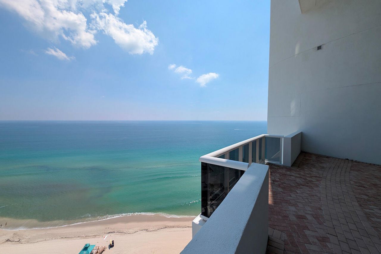 18201 Collins Avenue, Sunny Isles Beach, FL 33160 Photo