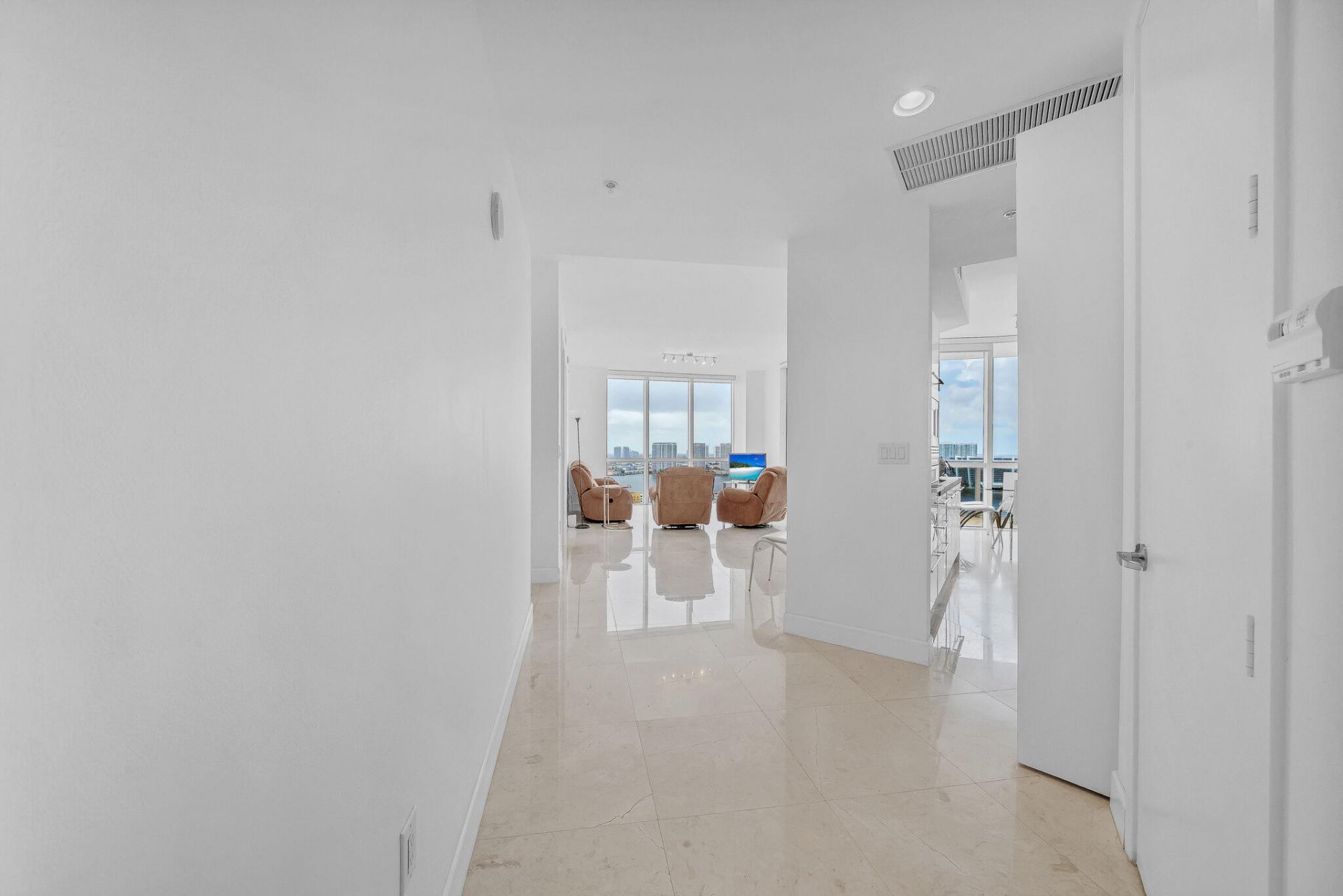 18201 Collins Avenue, Sunny Isles Beach, FL 33160 Photo