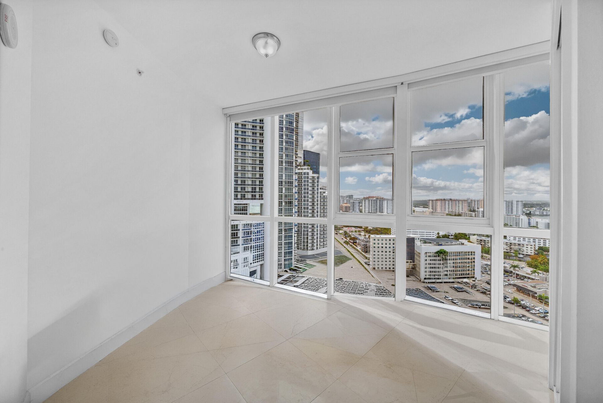 18201 Collins Avenue, Sunny Isles Beach, FL 33160 Photo
