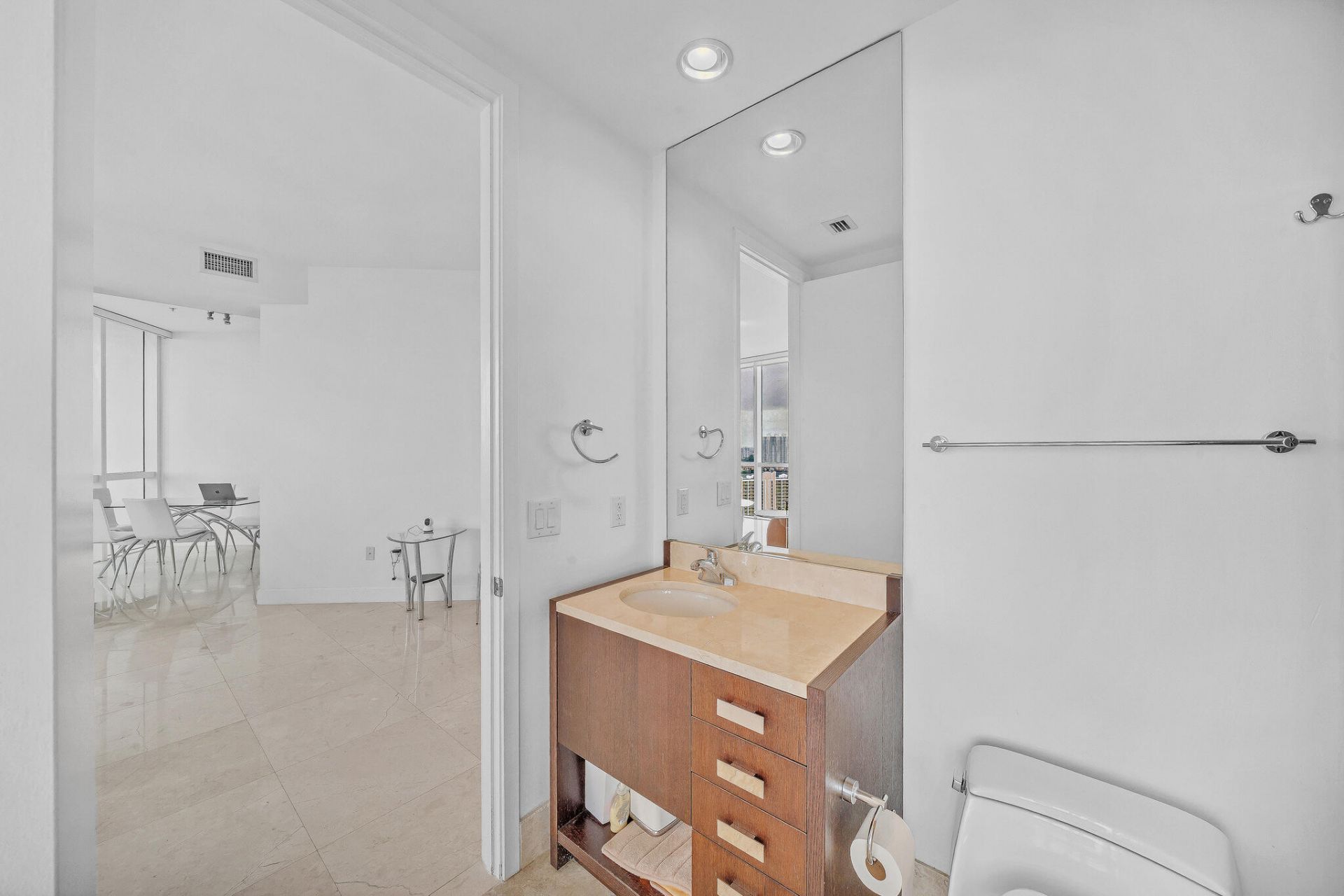 18201 Collins Avenue, Sunny Isles Beach, FL 33160 Photo