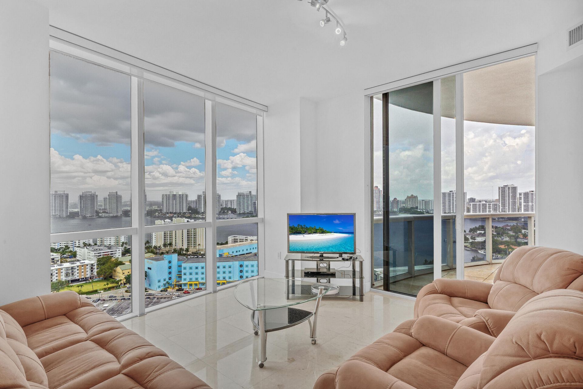 18201 Collins Avenue, Sunny Isles Beach, FL 33160 Photo
