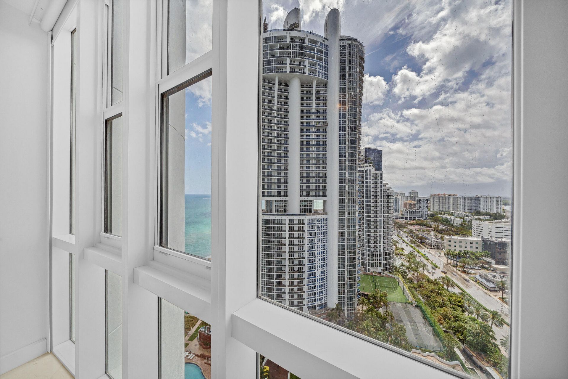 18201 Collins Avenue, Sunny Isles Beach, FL 33160 Photo