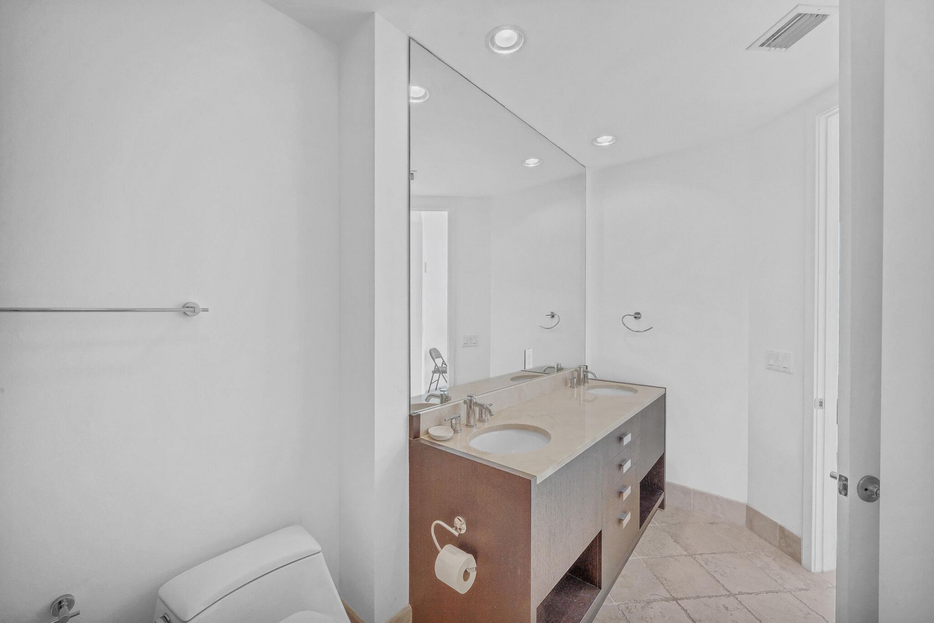 18201 Collins Avenue, Sunny Isles Beach, FL 33160 Photo