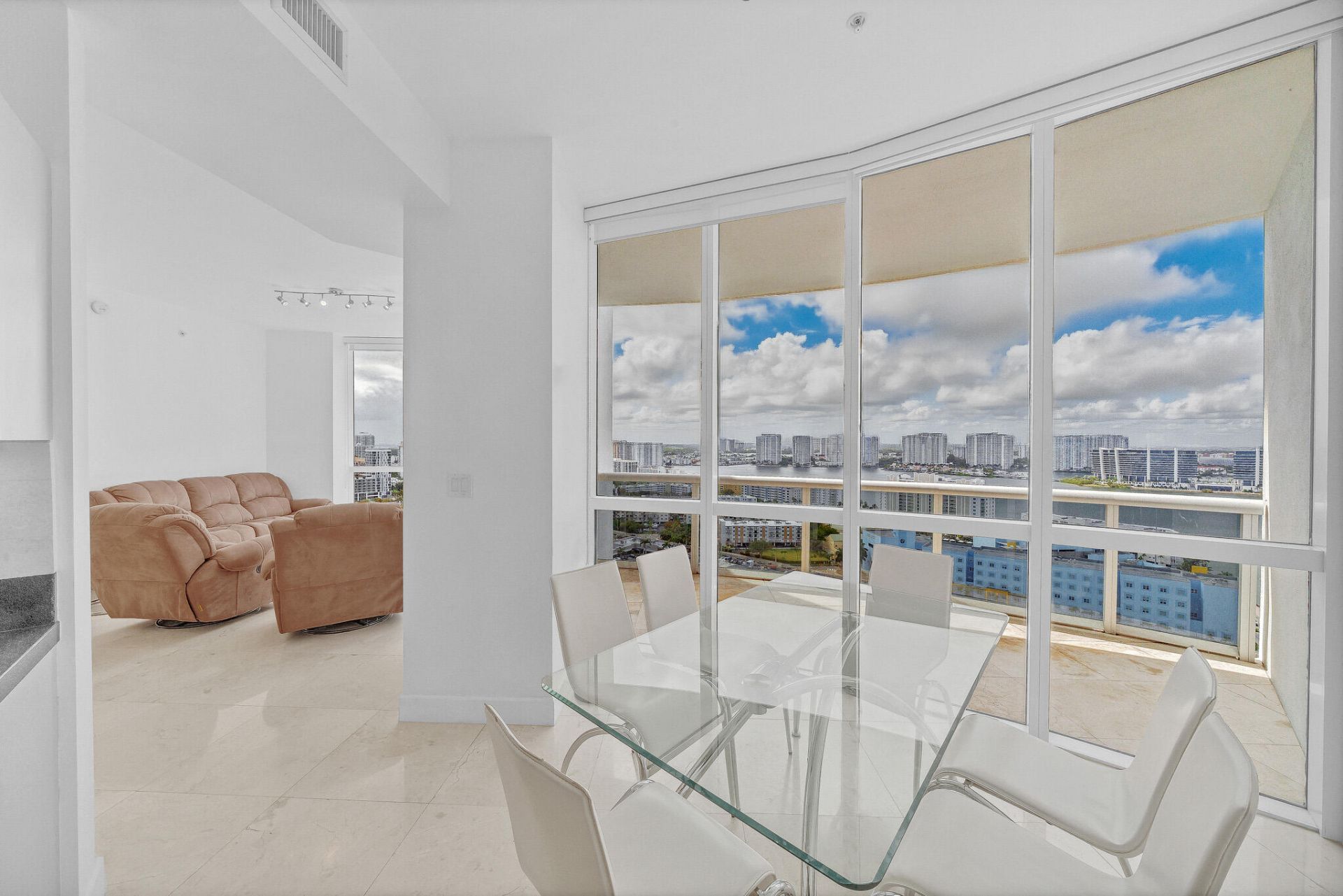 18201 Collins Avenue, Sunny Isles Beach, FL 33160 Photo