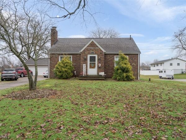 1402 S Chapel Street , Louisville, OH 44641