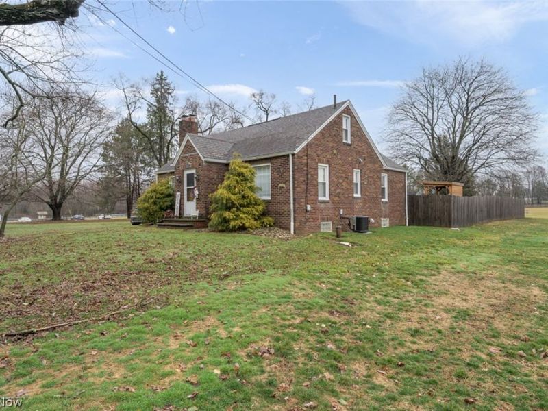 1402 S Chapel Street, Louisville, OH 44641 Photo 34